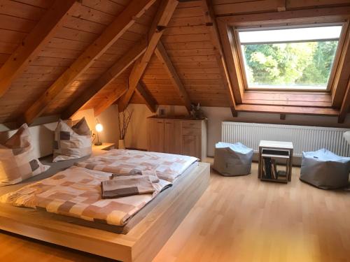 Кровать или кровати в номере Lovely Home München