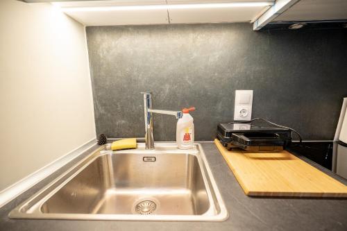 Evaggelismos m station studio for 3 pers by MPS