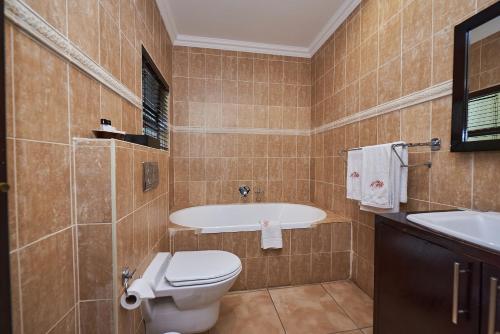 Ebandla Hotel & Conference Centre tesisinde bir banyo