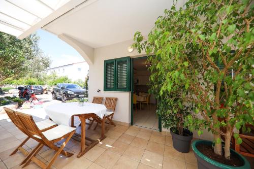 Fotografie z fotogalerie ubytování Apartments Slanica-Murter v Murteru