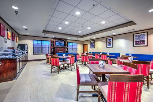 Posezení v ubytování Comfort Suites Tomball Medical Center