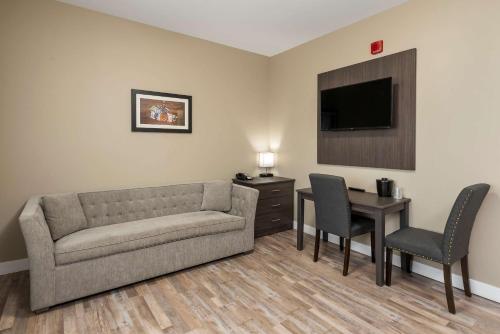 Gallery image of Econo Lodge City Centre Inn in Prince George