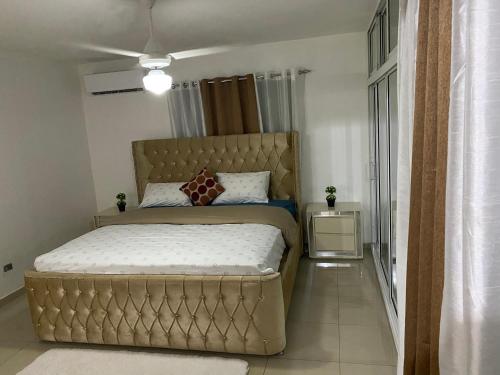 Postel nebo postele na pokoji v ubytování Santiago Center Huge Apartment 2stay rooftop to enjoy the city view 6-3