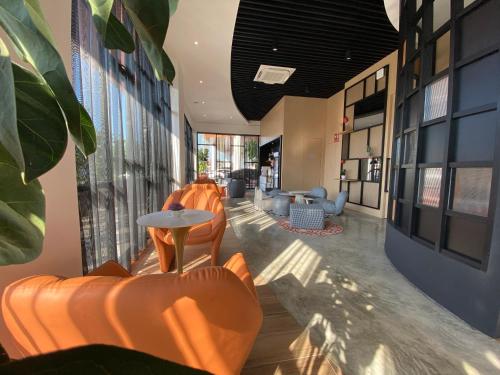 Un lugar para sentarse en OTEL Hotel Suite
