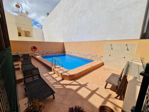 Bonito y tranquilo apartamento en Los Abrigos tesisinde veya buraya yakın yüzme havuzu