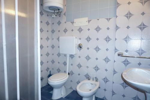 Kúpeľňa v ubytovaní Cozy 1 bedroom apartment with shared pool and lift