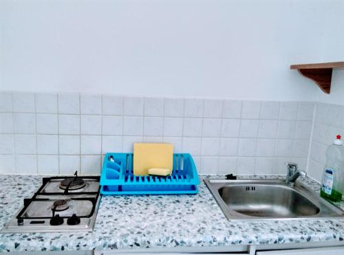 Nhà bếp/bếp nhỏ tại Fesztivál Nyaralóház