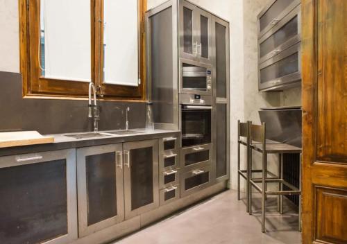 Een badkamer bij Midtown Luxury Apartments by Sweet Inn