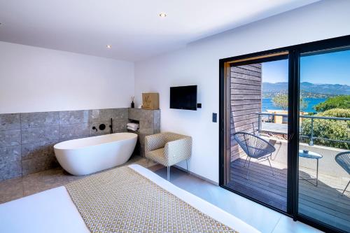 Gallery image of Hotel Restaurant Mariosa in Porto-Vecchio