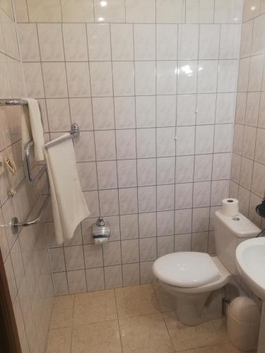 Ένα μπάνιο στο Hotel Senas Namas
