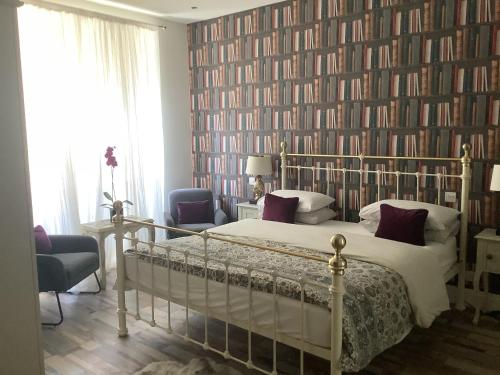 A Room in the City - West photo 21