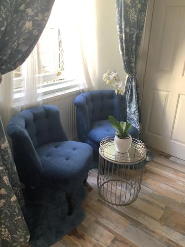A Room in the City - West photo 34