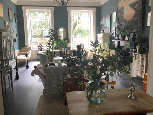A Room in the City - West photo 39