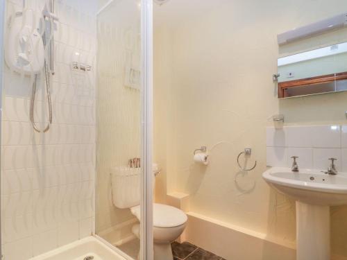 Et badeværelse på Barton Cottage