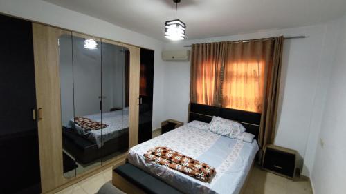 Gallery image of Lovely 2-bedrooms Apartment with free parking in Madīnat ash Shurūq