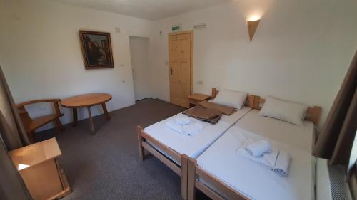 Fotografie z fotogalerie ubytování Hotel Ravnjak v destinaci Dobrilovina