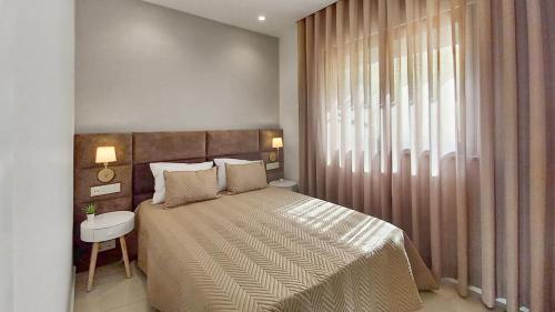 Seven Seas Apartments