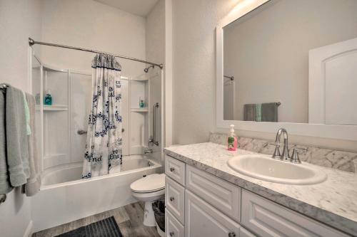 Gallery image of Modest and Sleek Tavares Condo - 3 Mi to Dtwn! in Tavares