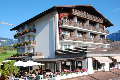 Nespecifikovaný výhled na hory nebo výhled na hory při pohledu z hotelu