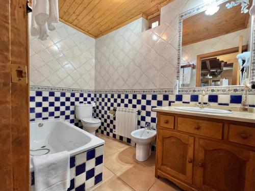 Koupelna v ubytování Casa La Colmena Ávila