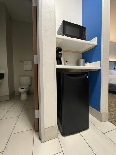 Gallery image of Holiday Inn Express Hotel & Suites Las Vegas, an IHG Hotel in Las Vegas