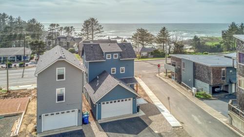 Whale Tale and Arcade – Photos 3