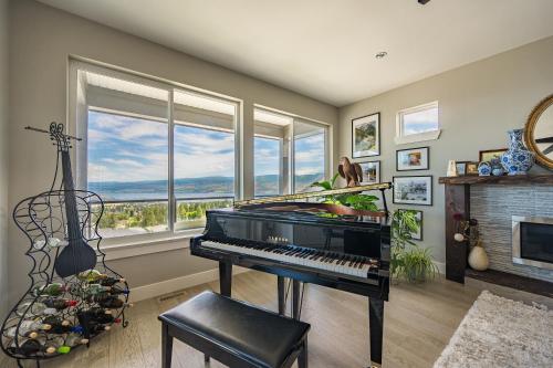 Lake Valley - Lake and Mountain View Entire Two Floor House