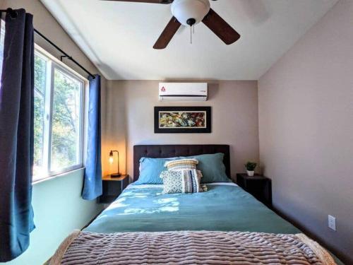 #6 The Hawks Hideout Cabin – Photos 4