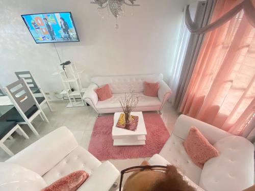 Gallery image of 7 Santiago Minumental Area Lovely Specially 4 You - Cozy 3 bedrooms WIFI- Caribe tours - Colinas Mall and transportation 24 hours Apartment for 7 peoples in Marilópez