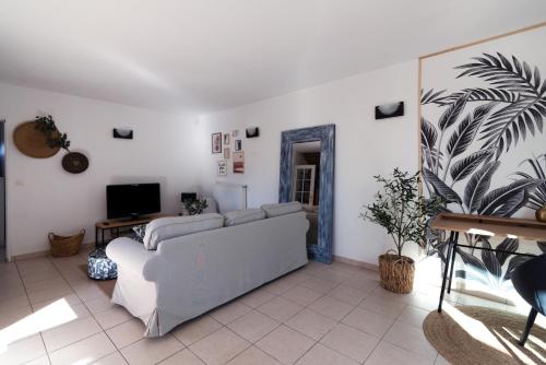 Guilhermy - Maison contemporaine avec jardin