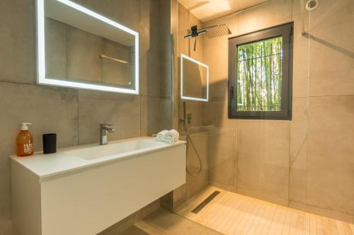 A bathroom at Villa Arceaux - Premiere conciergerie