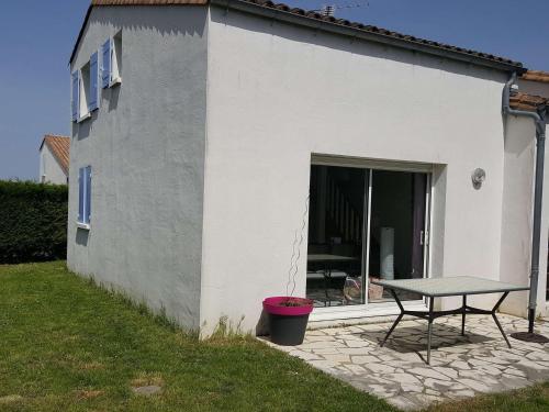 Maison 90m² avec jardin, proche commerces et plages, équipée et idéale famille. - FR-1-494-120