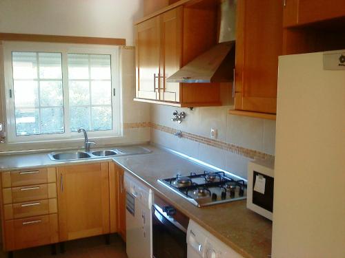Charming 2-Bed Apartment in Olhos de Agua