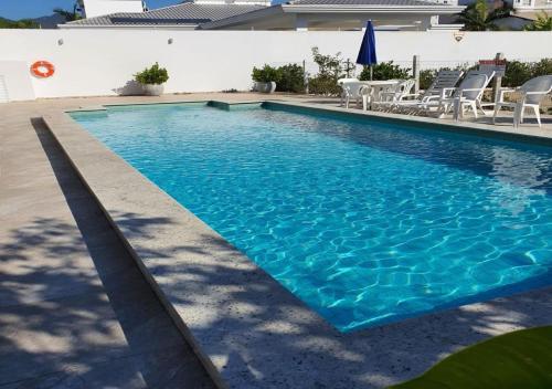 Bazén v ubytování Arco do Sol Park Hotel nebo v jeho okolí