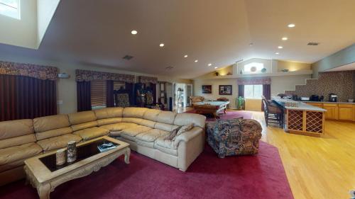 Exquisite Mountain Mansion West Wing – Photos 4