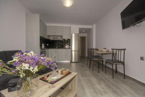 A kitchen or kitchenette at Anna's Home