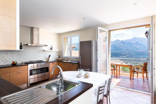 Η κουζίνα ή μικρή κουζίνα στο U PIAZZALE