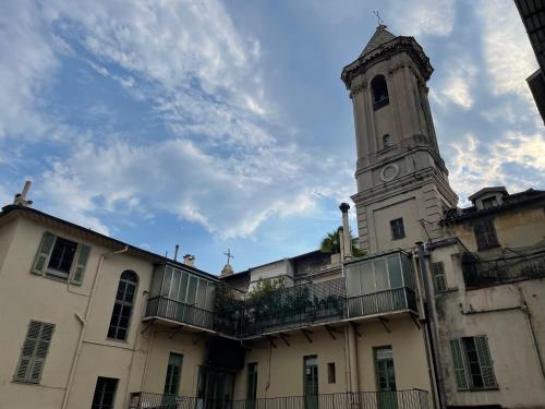 Summerhouse 2 bed quiet Old Nice balcony100m beach