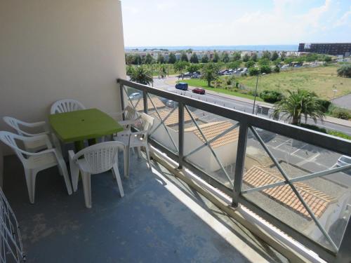 Appartement T2 Cabine avec Terrasse, Parking Privé et Proche Plage à Sète - FR-1-472-103