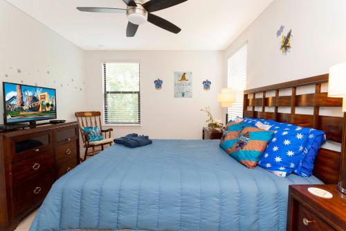 Giường trong phòng chung tại Moradda Harry Porter Theme Vacation Home Near to Disney Parks! 8115