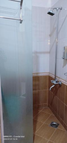 Un baño de Hotel Al Azeem