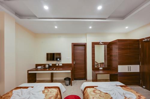 Foto da galeria de HOTEL SJ PRIDE em Bhubaneshwar