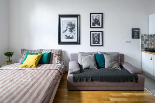 Posedenie v ubytovaní Discover Krakow Apartments - 5 Borowickiej St - Studio next to Opera and Unity Centre