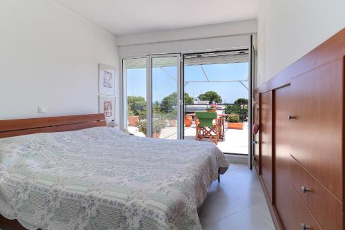 Postel nebo postele na pokoji v ubytování Zoumperi Cute and Cozy close to airport and Rafina