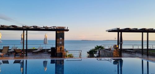 Dolce Vita II Waterfront Sunset Sea View Luxury Apartament