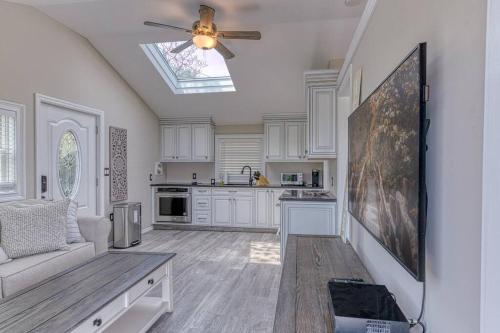 Kuchyň nebo kuchyňský kout v ubytování Beach cottage villa