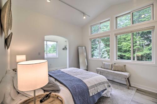 Gallery image of Airy and Bright Hideaway Near Smugglers Notch! in Cambridge