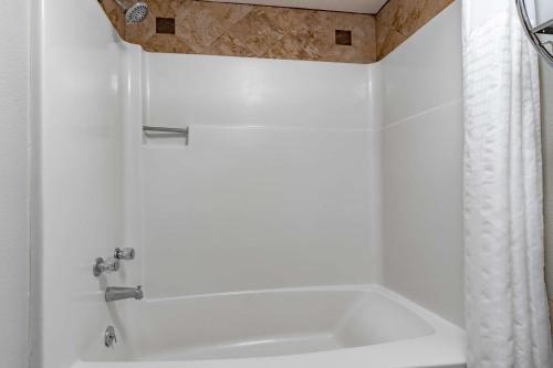 Days Inn by Wyndham Winnemuccaにあるバスルーム