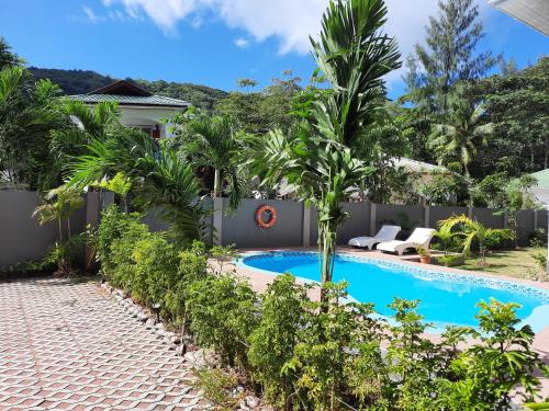 Palm Holiday Apartments photo 2