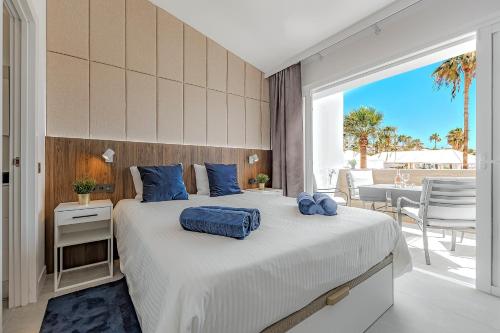 Apart luxury apartment in Island Village.